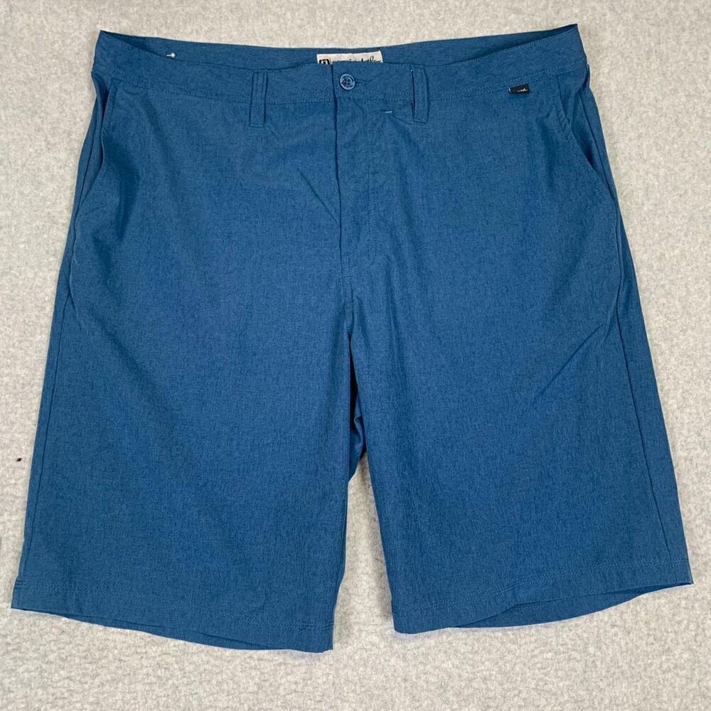 Travis Mathew Men's Size 40 Waist Blue Bermuda Style Shorts Stretch